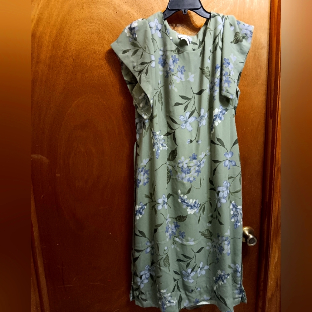 AGB Byer California Green Floral Midi Dress